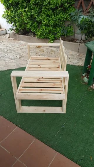 Sofá de madera rústico