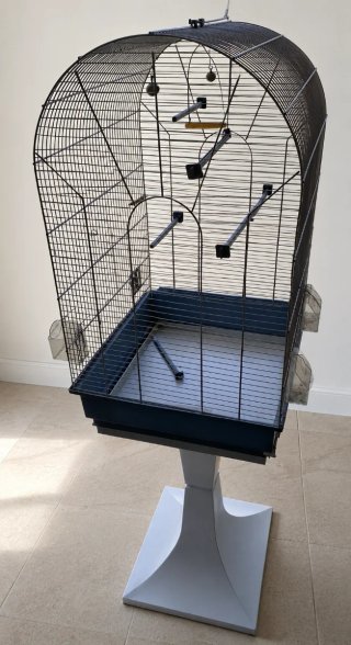 Jaula para pájaros con soporte