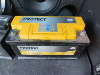Batería de coche HELLA PROTECT