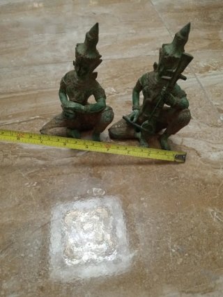 Figuras antiguas de bronce