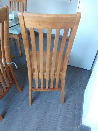 6 Sillas de comedor de madera