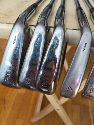 Set Hierros Wilson Deep Red ll Tour acero DG S300