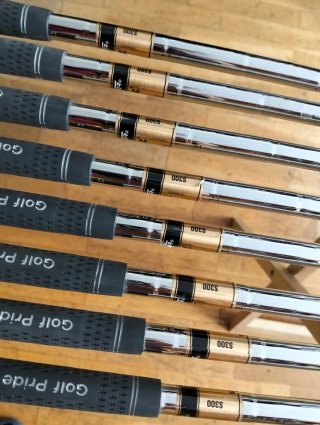 Set Hierros Wilson Deep Red ll Tour acero DG S300