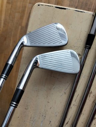 Set Hierros Wilson Deep Red ll Tour acero DG S300