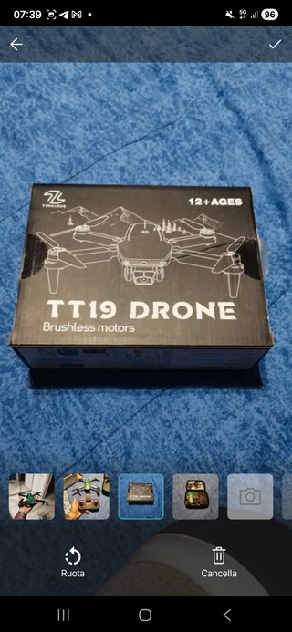 Drone con telecomando