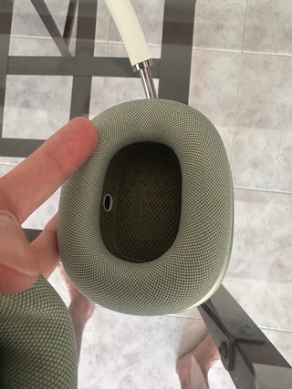 AirPods MAX verdes y blancos