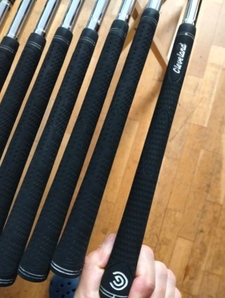 Set Hierros Cleveland Tour Action 7 DG R300 3/P