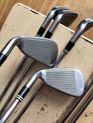 Set Hierros Cleveland Tour Action 7 DG R300 3/P