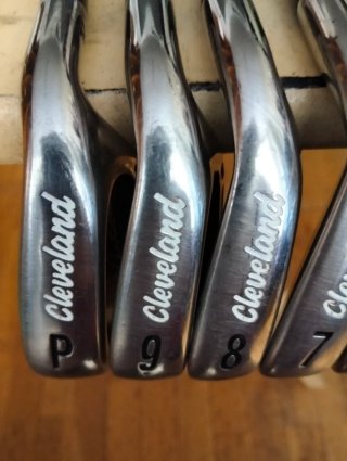 Set Hierros Cleveland Tour Action 7 DG R300 3/P