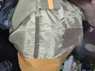 Chaqueta marrón con cremallera