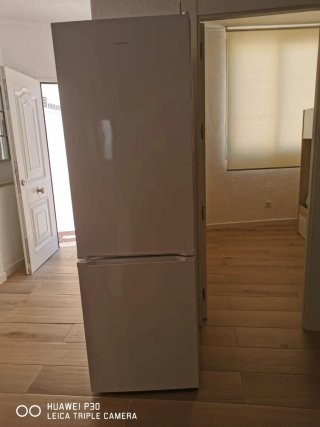 Frigorífico blanco con congelador Marca icecool
