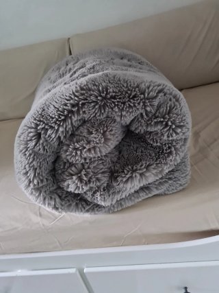 Manta Zara Home pelo ultra suave gris