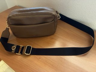 Bolso bandolera Parfois marrón y negro
