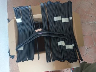 Lote de perchas de plástico para adulto