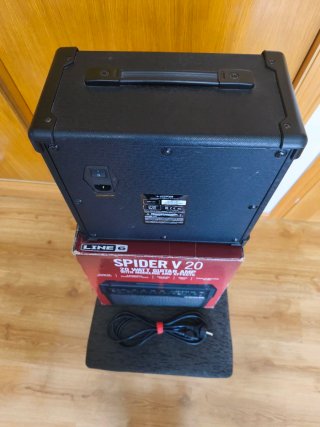 Amplificador Guitarra Line 6 Spider V 20