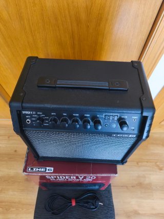 Amplificador Guitarra Line 6 Spider V 20