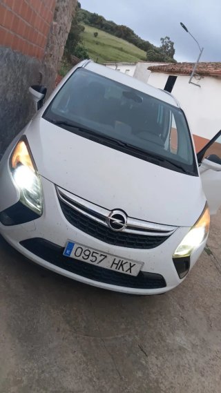 Opel Zafira Tourer 2013