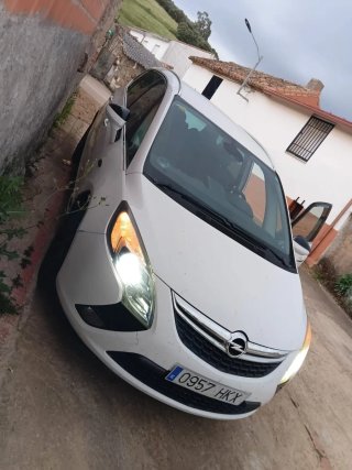 Opel Zafira Tourer 2013