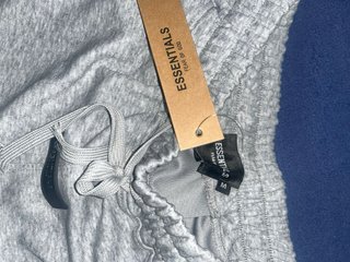 Essentials Pantaloni con scritta in nero 1977