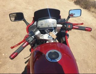 Kawasaki GPZ 500S Roja y Blanca