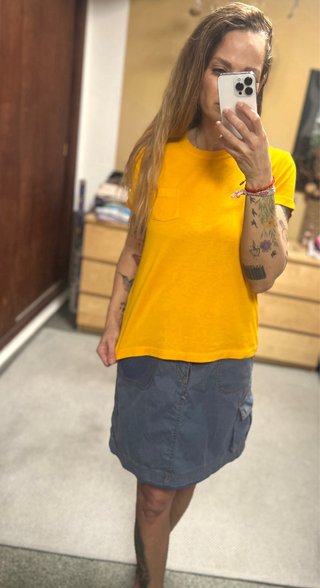 Zara camiseta nueva + Only falda cargo * M