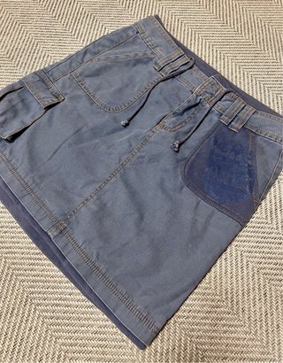 Zara camiseta nueva + Only falda cargo * M