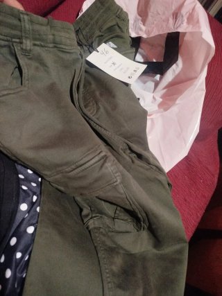 Pantalones cargo verde talla 46 sin estrenar