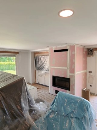 Pinturas y Pladurista e Cualidades , em condomínio