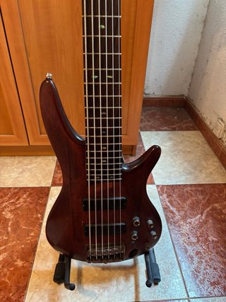 Bajo Ibanez SDGR 6 cuerdas Activo/Pasivo