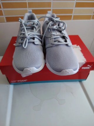 Zapatillas Puma Grises y Blancas