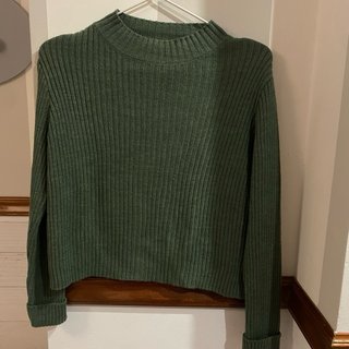 Jersey Pull&Bear verde corte cropped