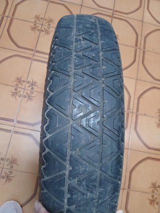 Rueda de repuesto coche