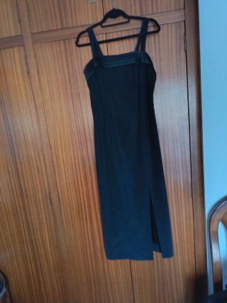Abrigo largo gris con cuello de pelo