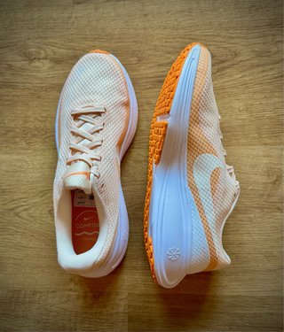 Zapatillas Nike Talla 44.5 Naranja y Blanco