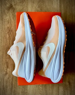 Zapatillas Nike Talla 44.5 Naranja y Blanco