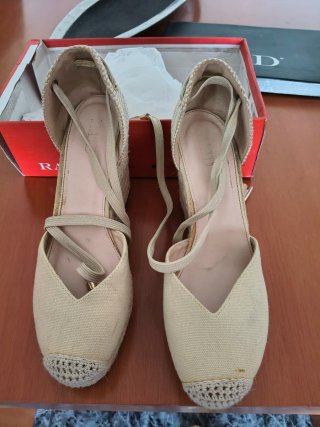Zapatos de esparto con plataforma y cintas