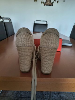 Zapatos de esparto con plataforma y cintas