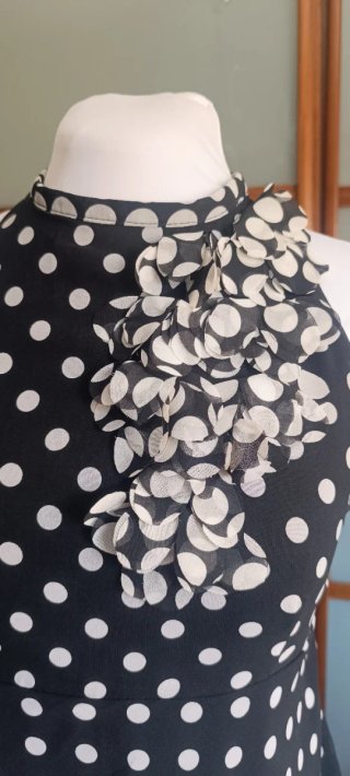 Vestido lunares negro y blanco