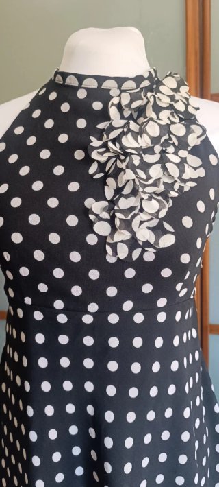 Vestido lunares negro y blanco
