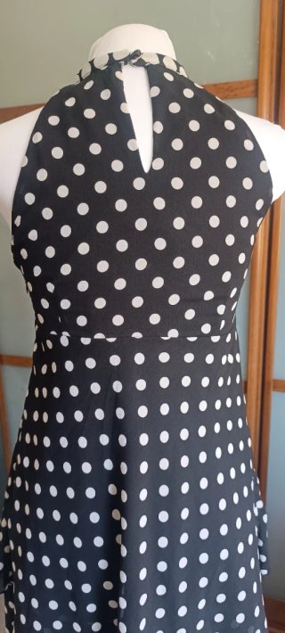 Vestido lunares negro y blanco