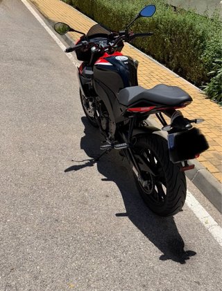 Aprilia Tuono 125 2025 - 2063 Km