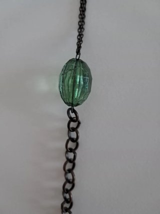 Collar y pendientes verdes