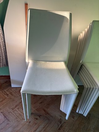 16 Sillas de comedor blancas apilables