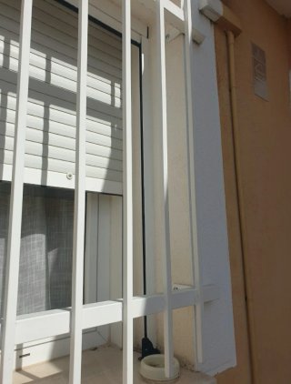 2 rejas blancas para jardín