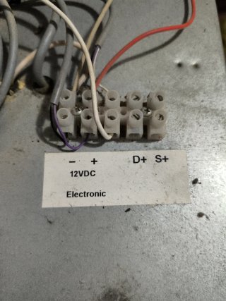 Nevera trivalente Dometic