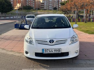 Toyota Auris 2011