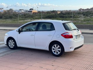 Toyota Auris 2011