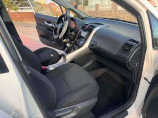 Toyota Auris 2011