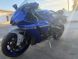 Yamaha R1 2020 Azul