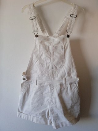 Peto vaquero corto blanco tirantes ajustables